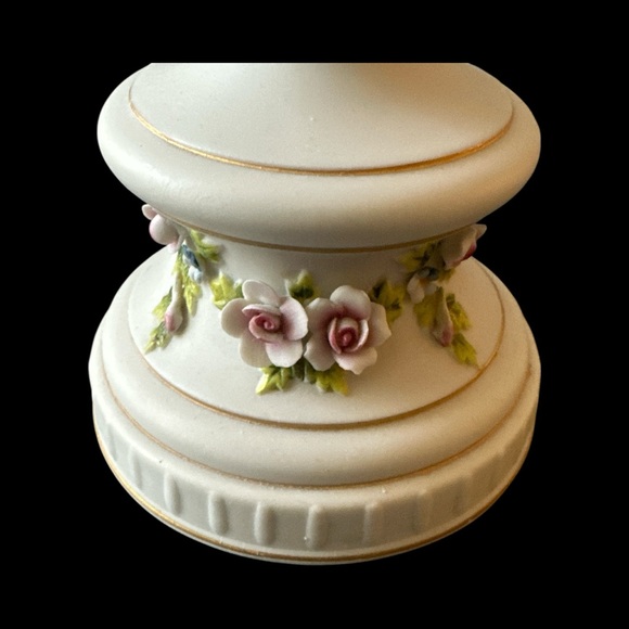 2 Lamps Victorian Mid-Century with Pink Fringe Shades Porcelain Base Flowers - Picture 14 of 16